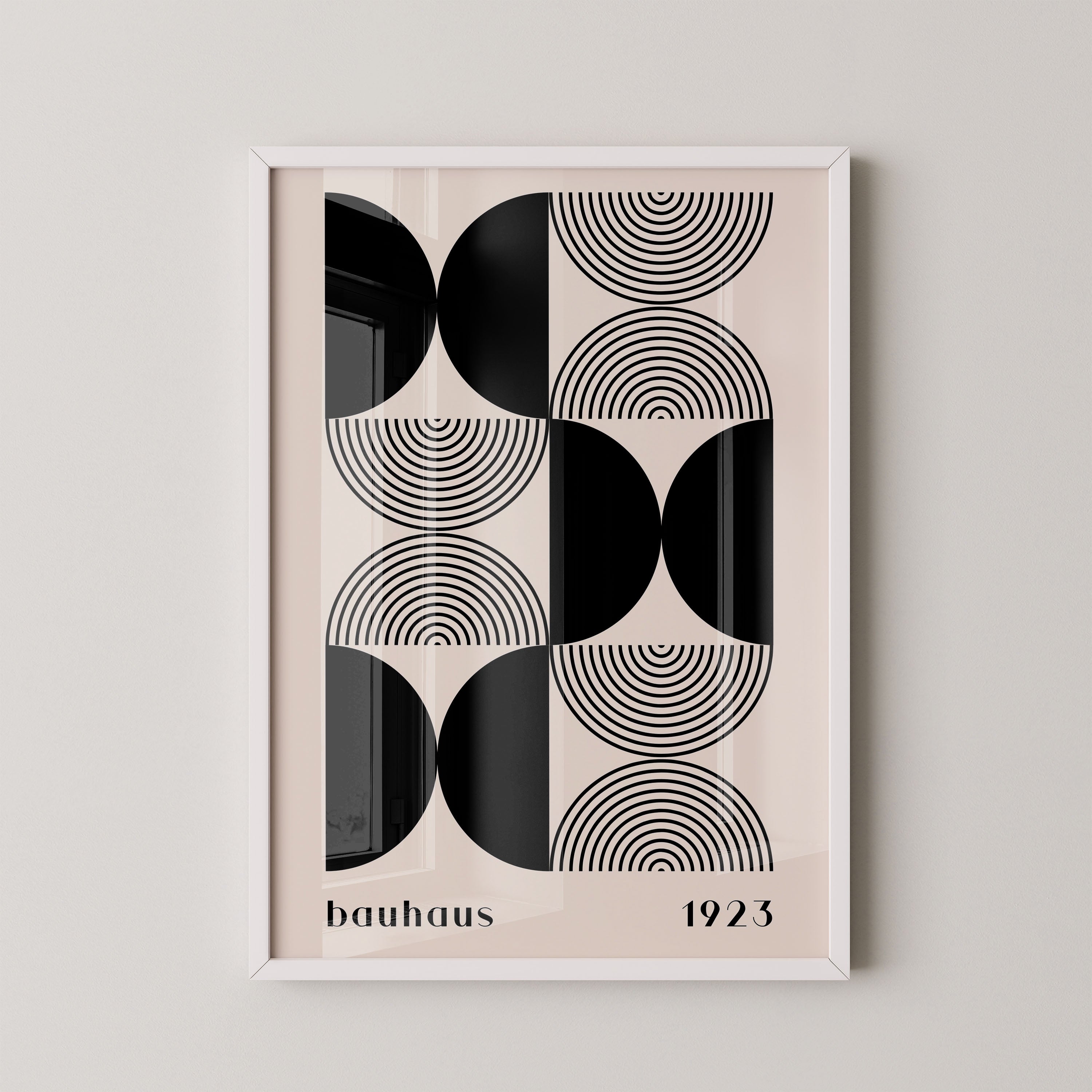 Bauhaus Contrast Arcs In MoNo Borderchrome