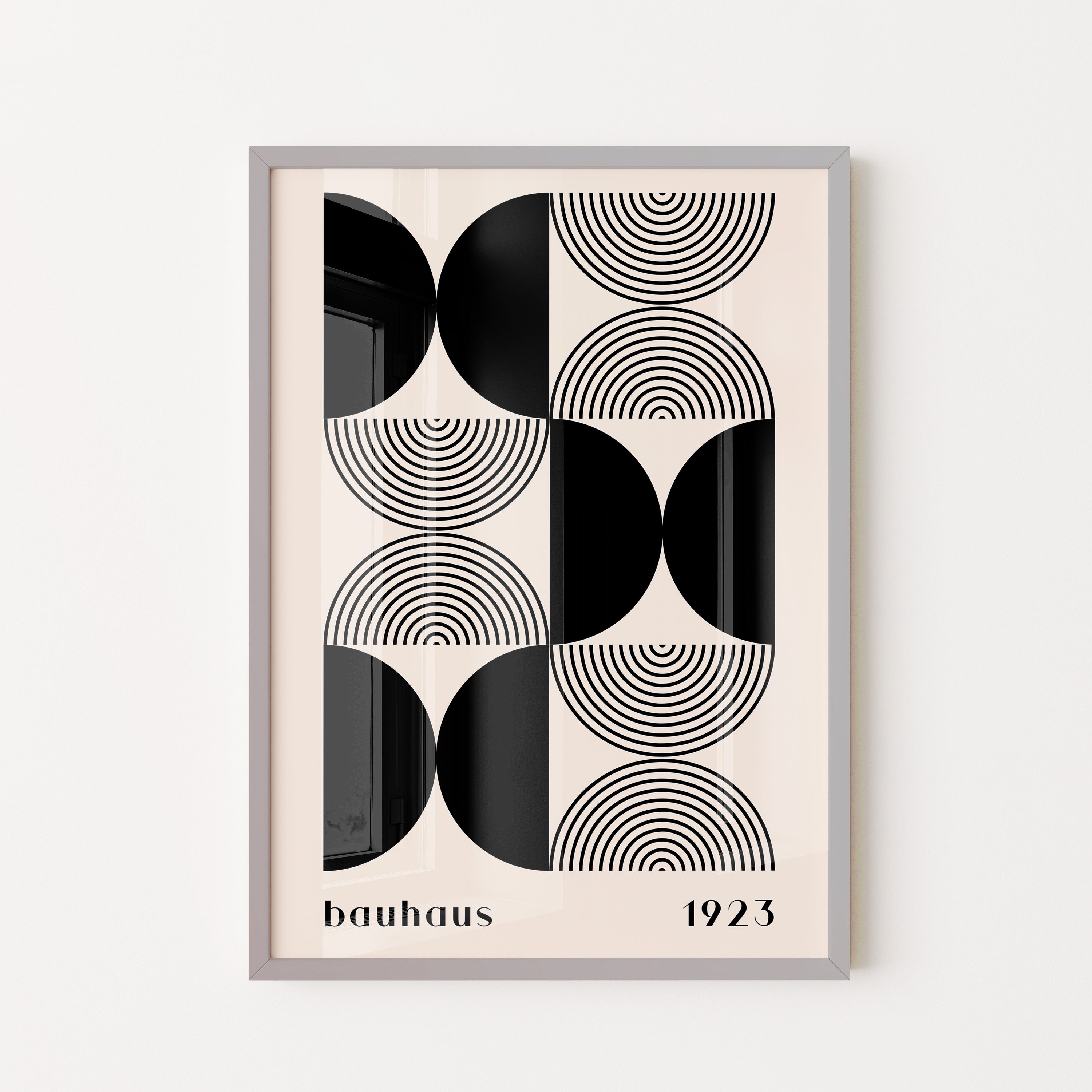 Bauhaus Contrast Arcs In MoNo Borderchrome