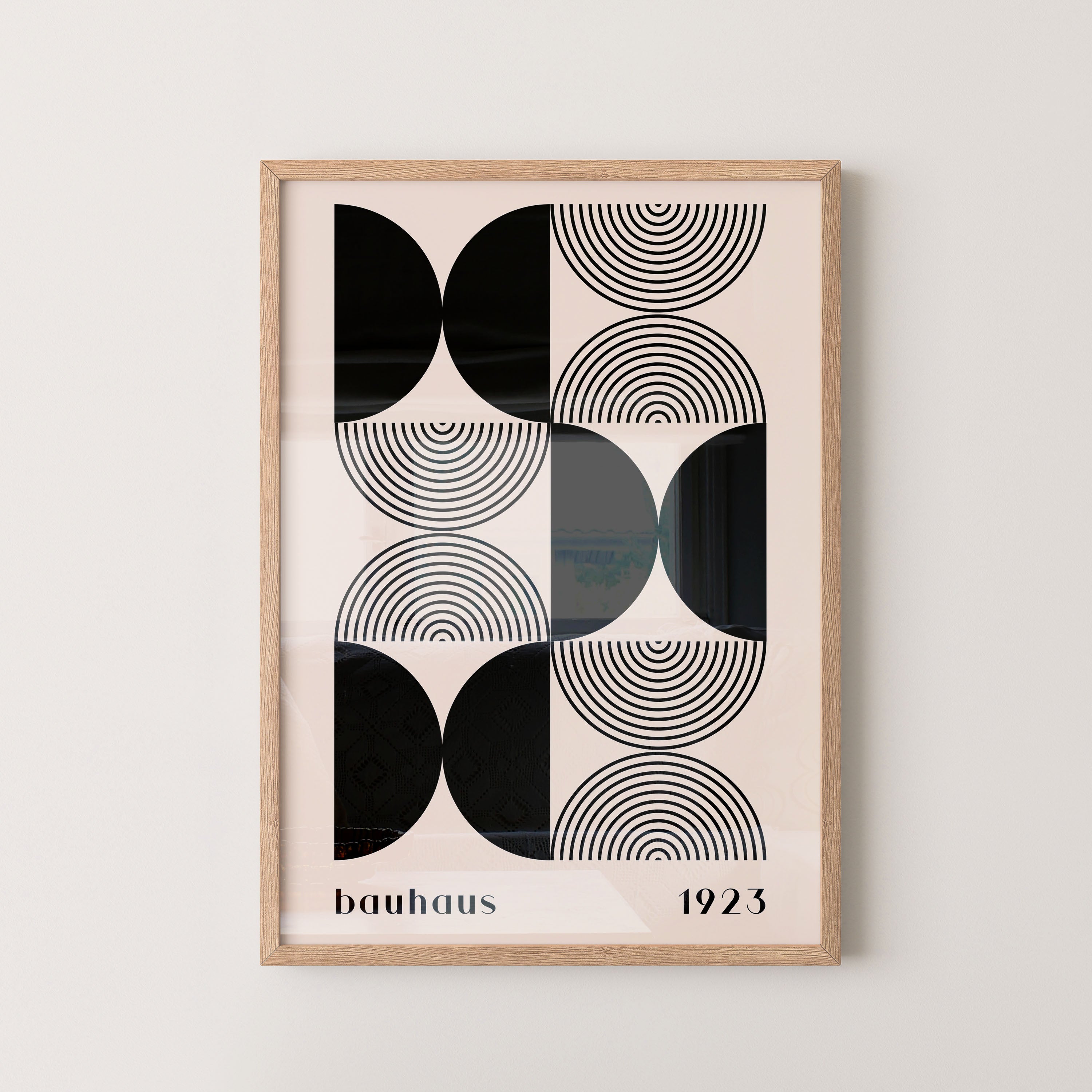 Bauhaus Contrast Arcs In MoNo Borderchrome