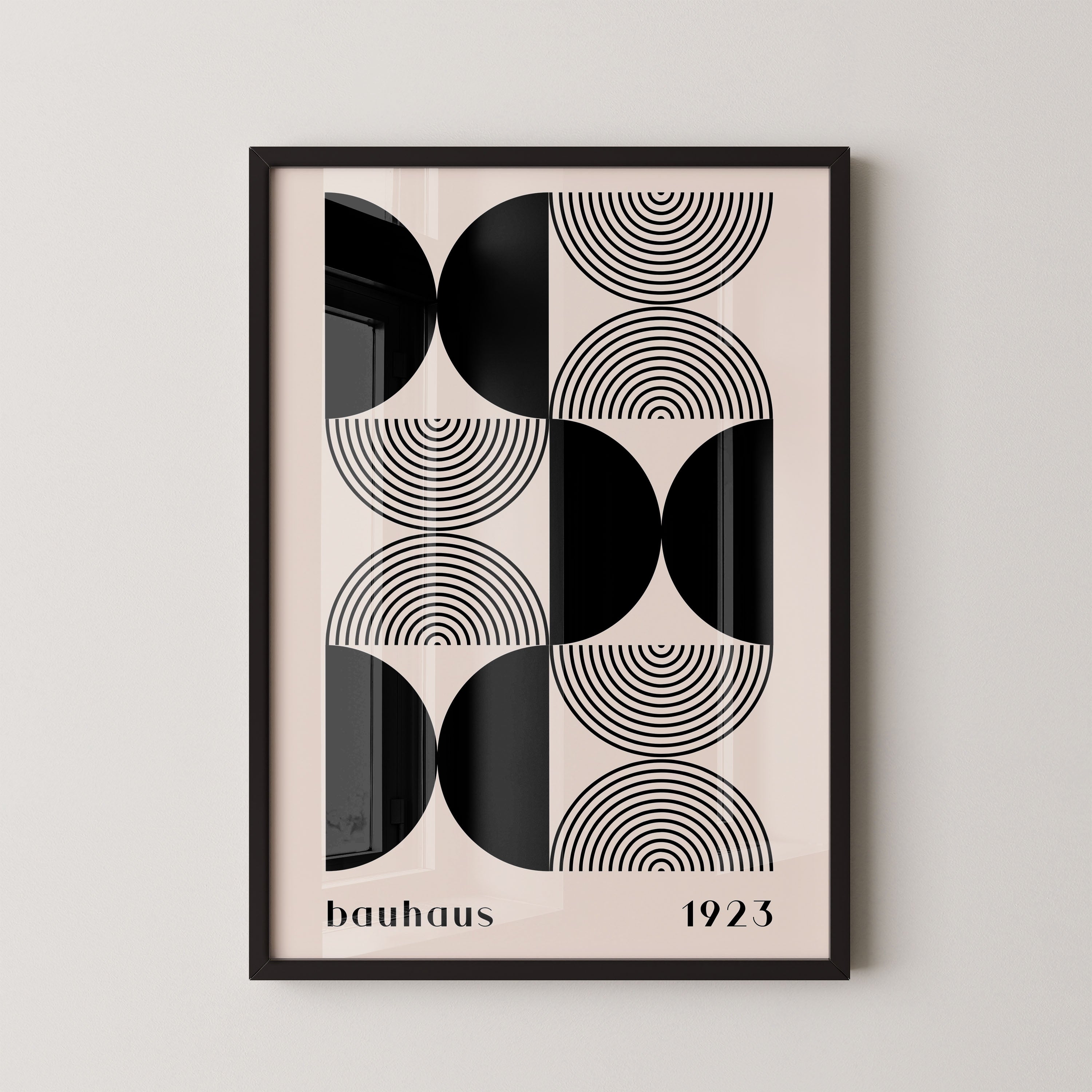 Bauhaus Contrast Arcs In MoNo Borderchrome