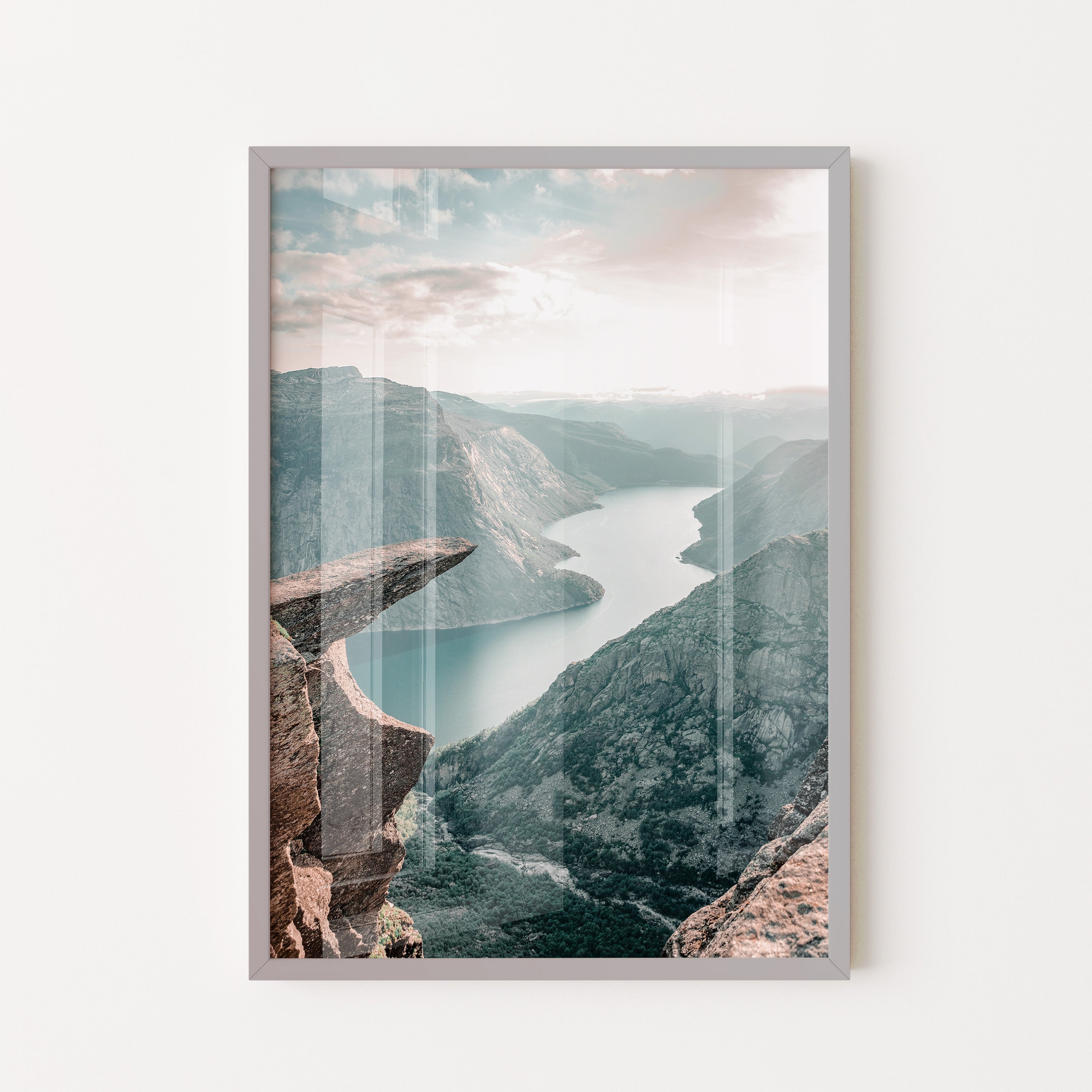 Edge of Serenity – No Borderrdic Cliff View